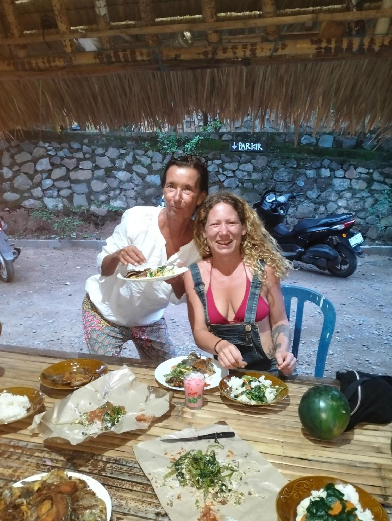 Fullmoon Homestay Kuta  外观 照片